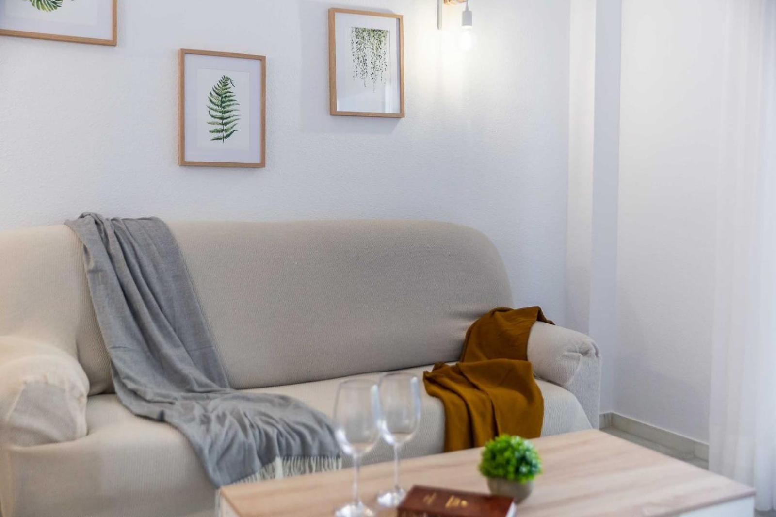 Paseo Marítimo Rey de España esquina Lope de Vega 1 dormitorio más sofá cama salón y cama supletoria Fuengirola Exterior foto