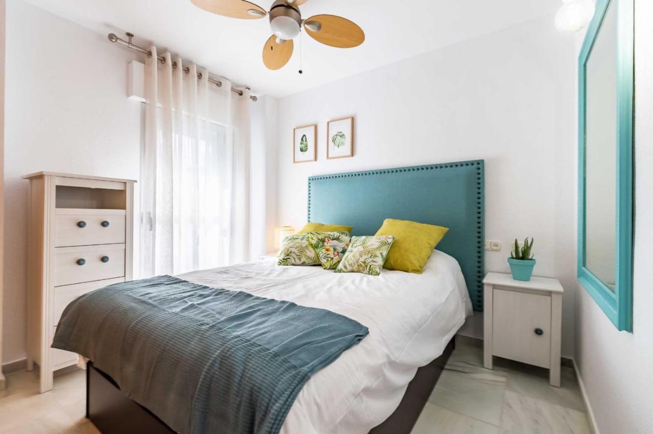 Paseo Marítimo Rey de España esquina Lope de Vega 1 dormitorio más sofá cama salón y cama supletoria Fuengirola Exterior foto